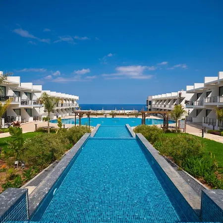 Serene Getaway With Pool View Kalogrea