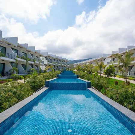 Daire Serene Getaway With Pool View Kalogrea