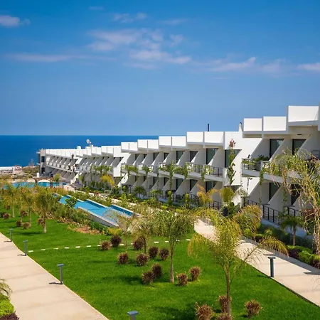 Serene Getaway With Pool View Daire Kalogrea